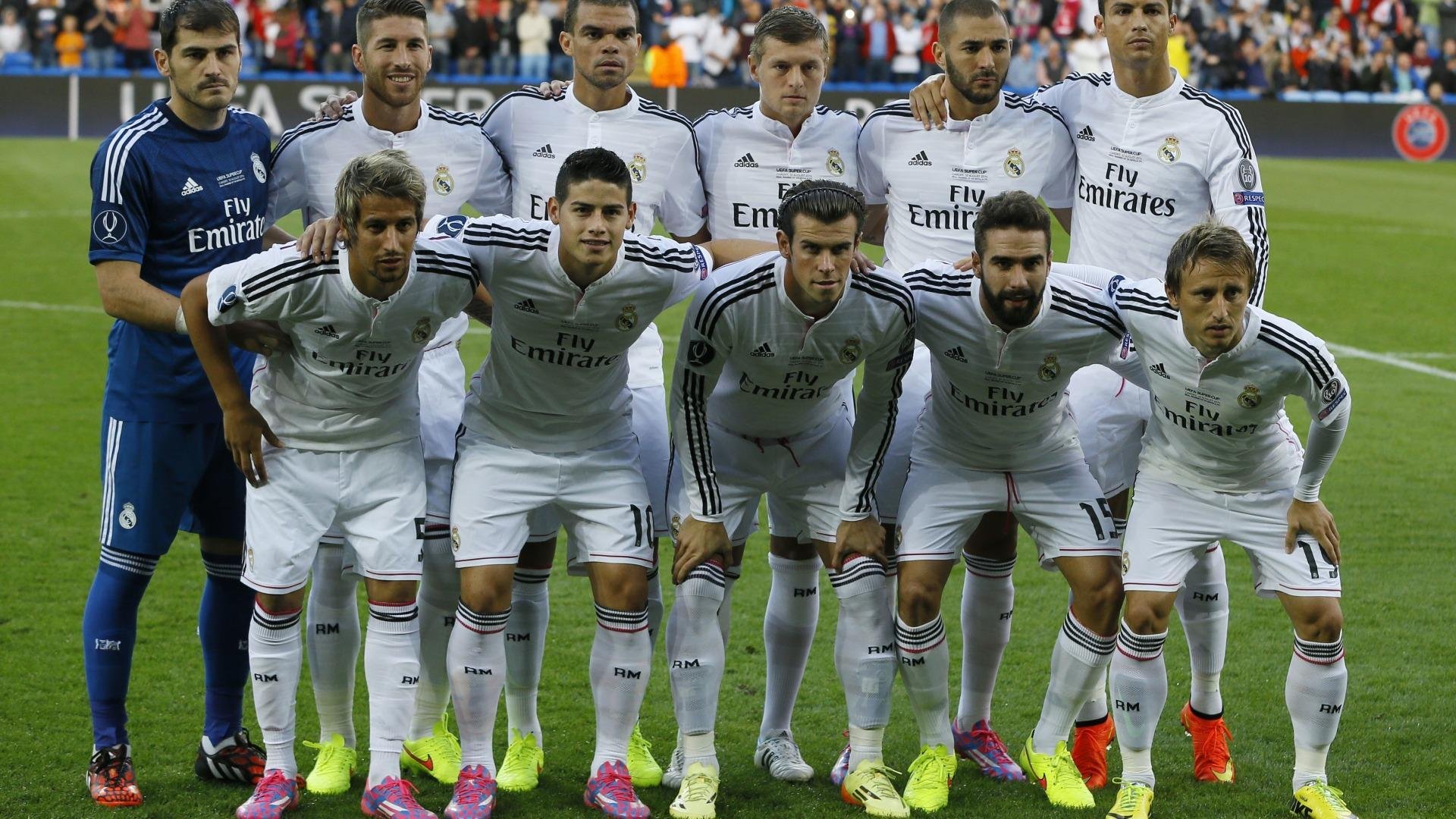 英超“铁血战术”赢得球迷喝彩，英超直播李铁